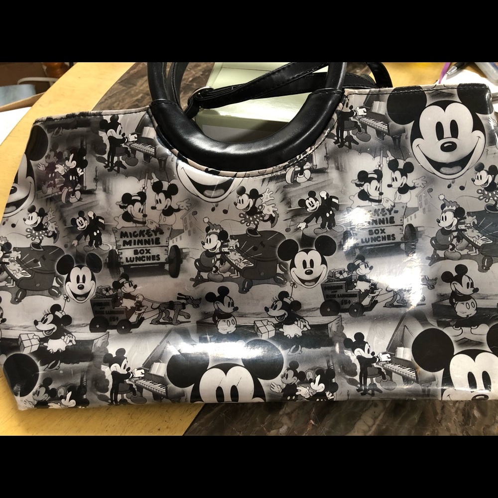 Vintage Disney Mickey Mouse Handbag Cira 1980) lovey vintage black & White motif
